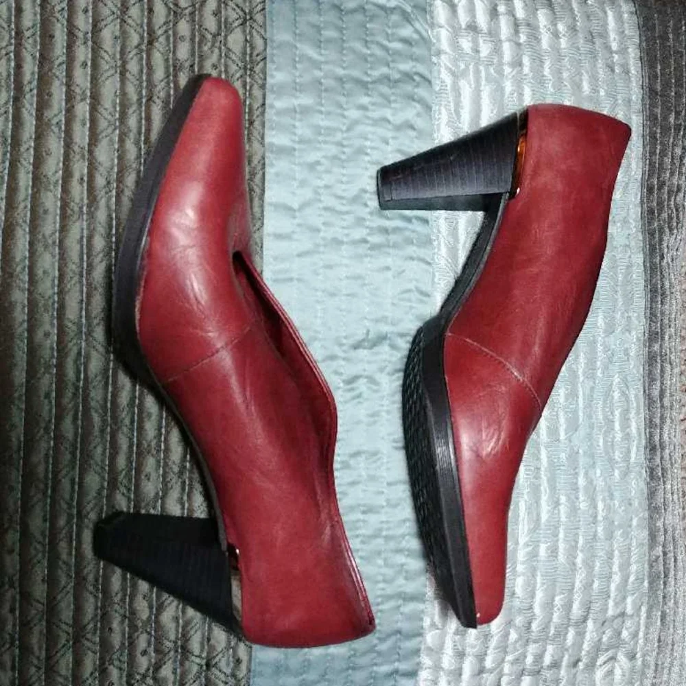 Hispanita Glove burgundy pumps - Picture 3 of 6